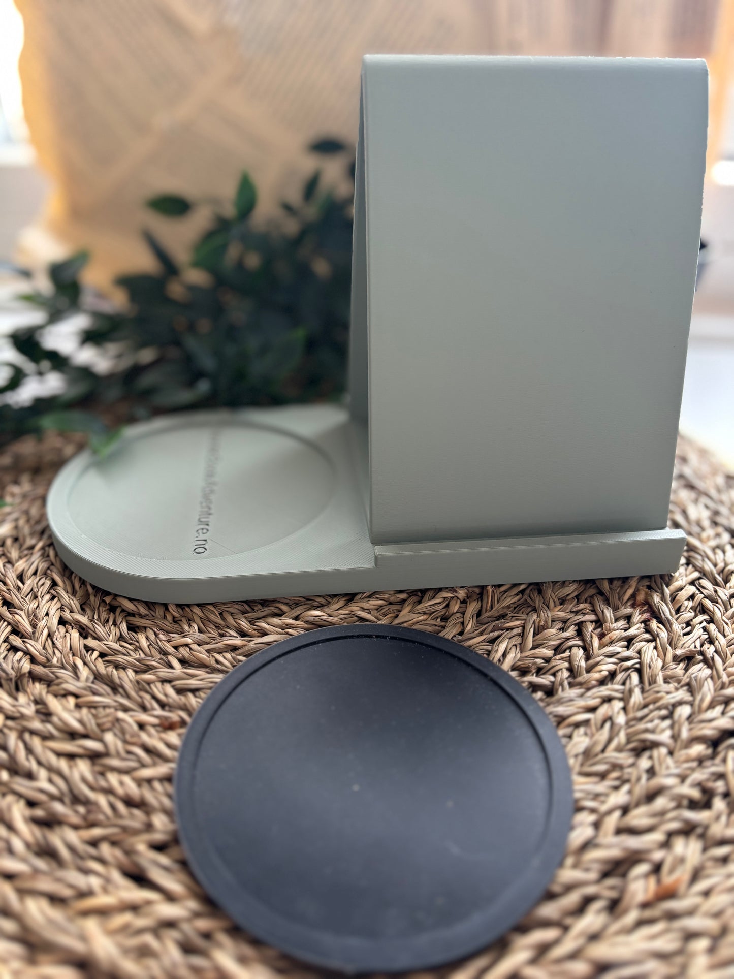 Bok-, kopp- og kindleholder