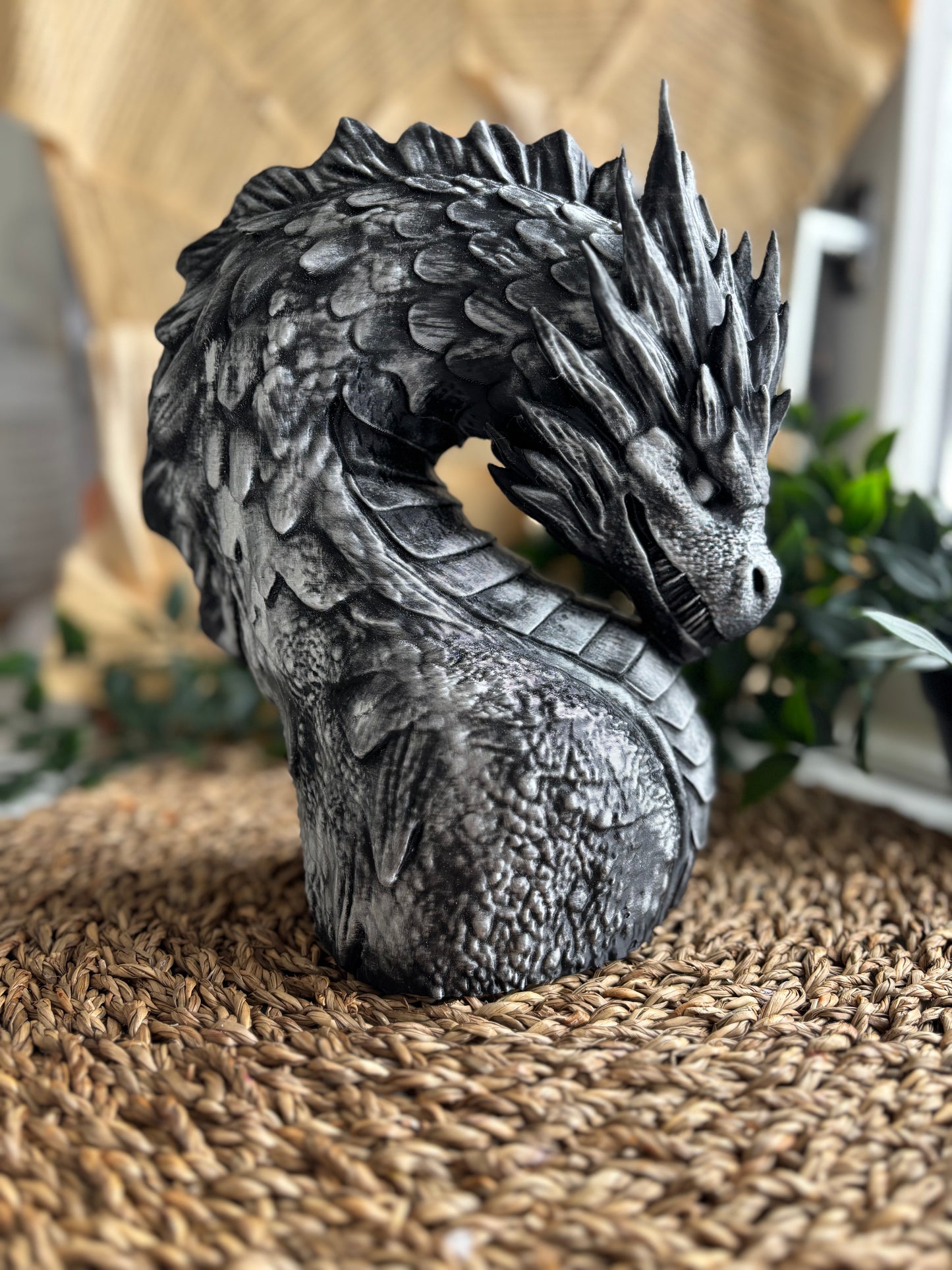 Silver Elder Spine Dragon Bokstøtte