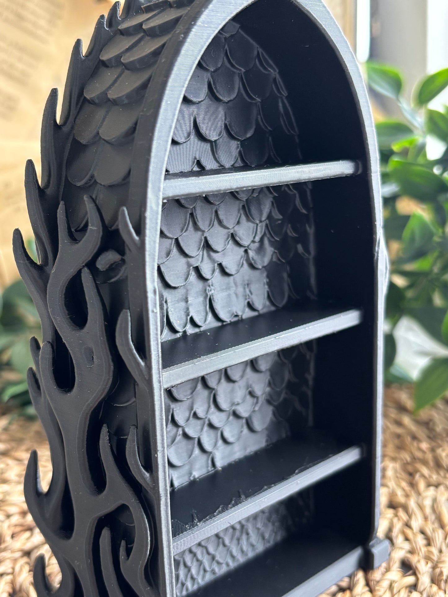 Dragonscale Bokhylle