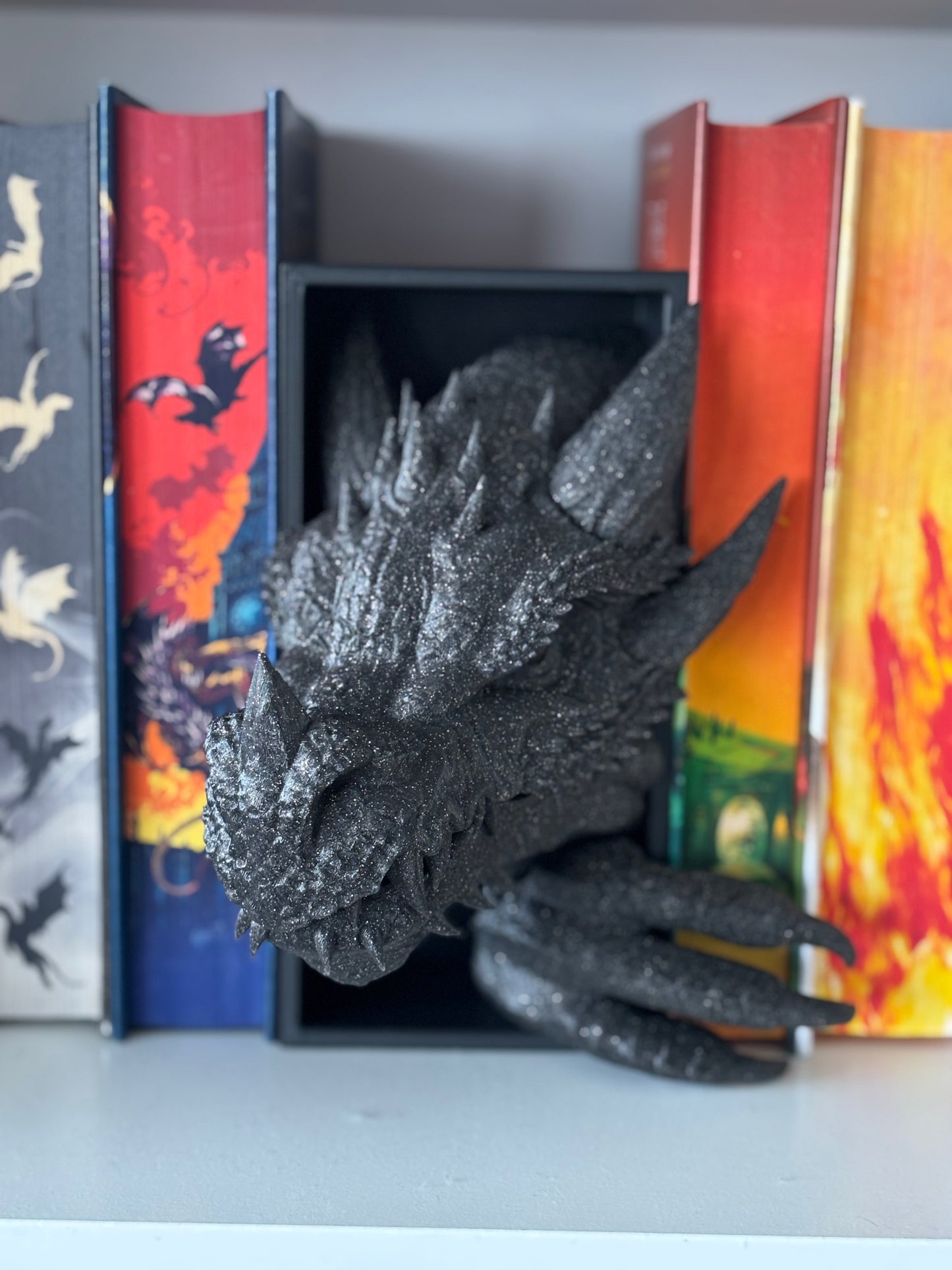 Book Nook - Drage med klør