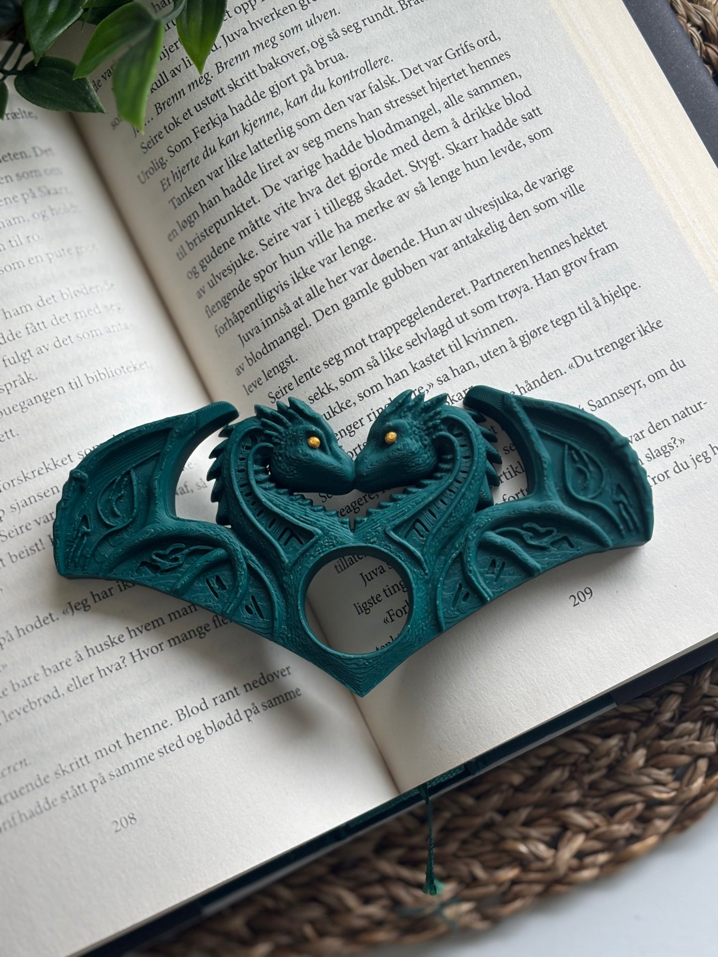 Dragon Embrace Sideholder / Thumb Page Holder