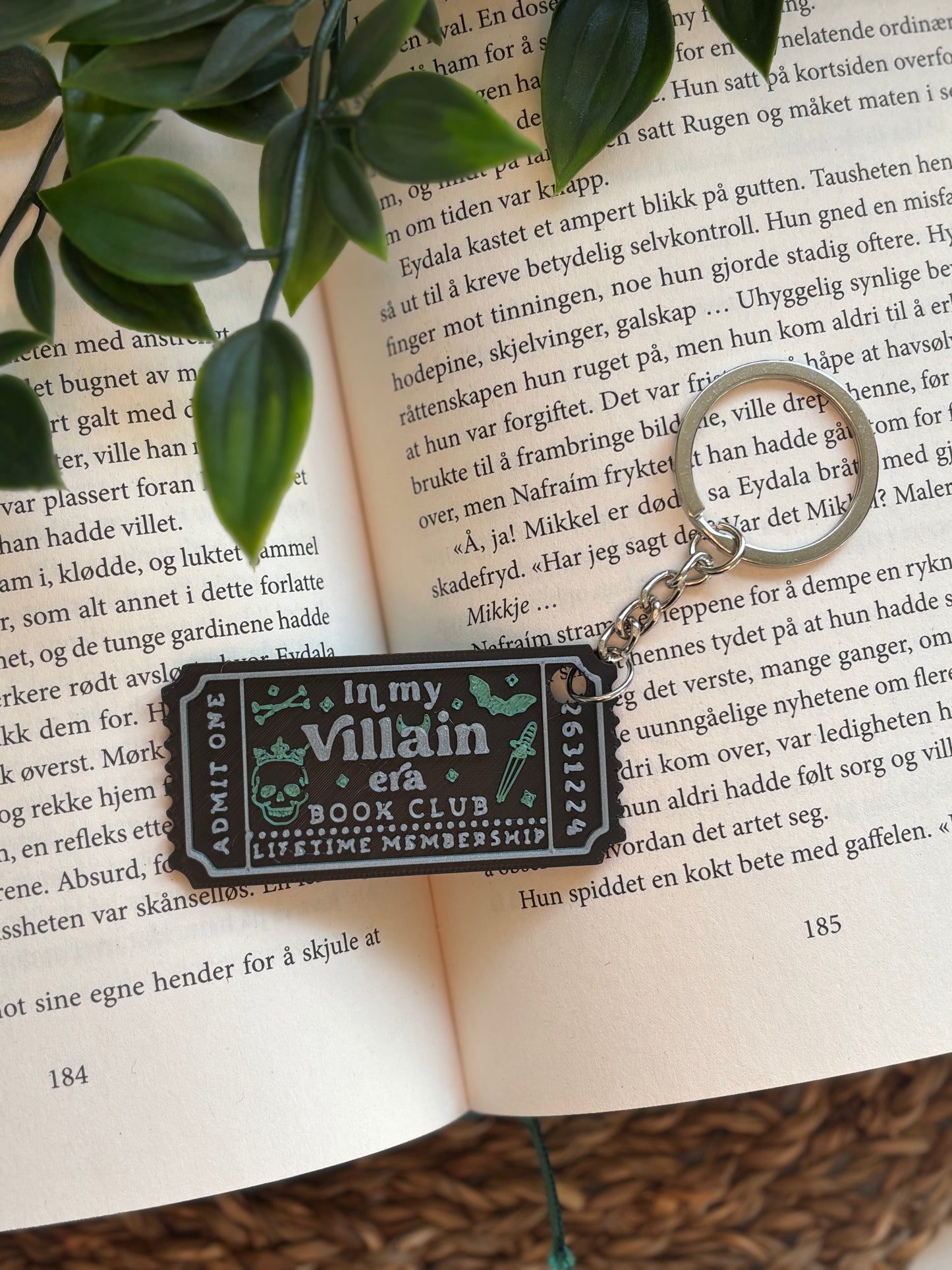 In My Villain Era Book Club Nøkkelring