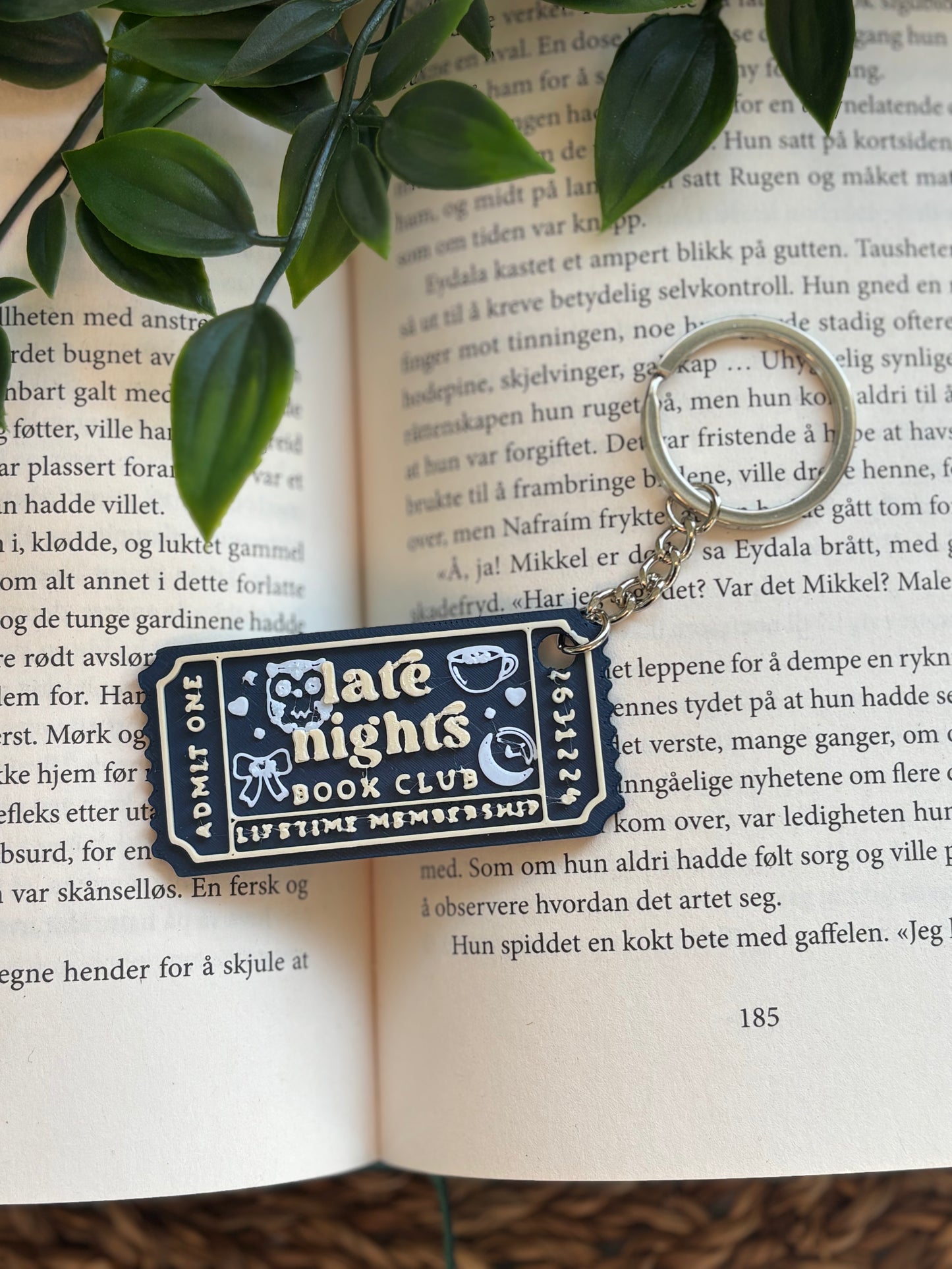 Late Nights Book Club Nøkkelring