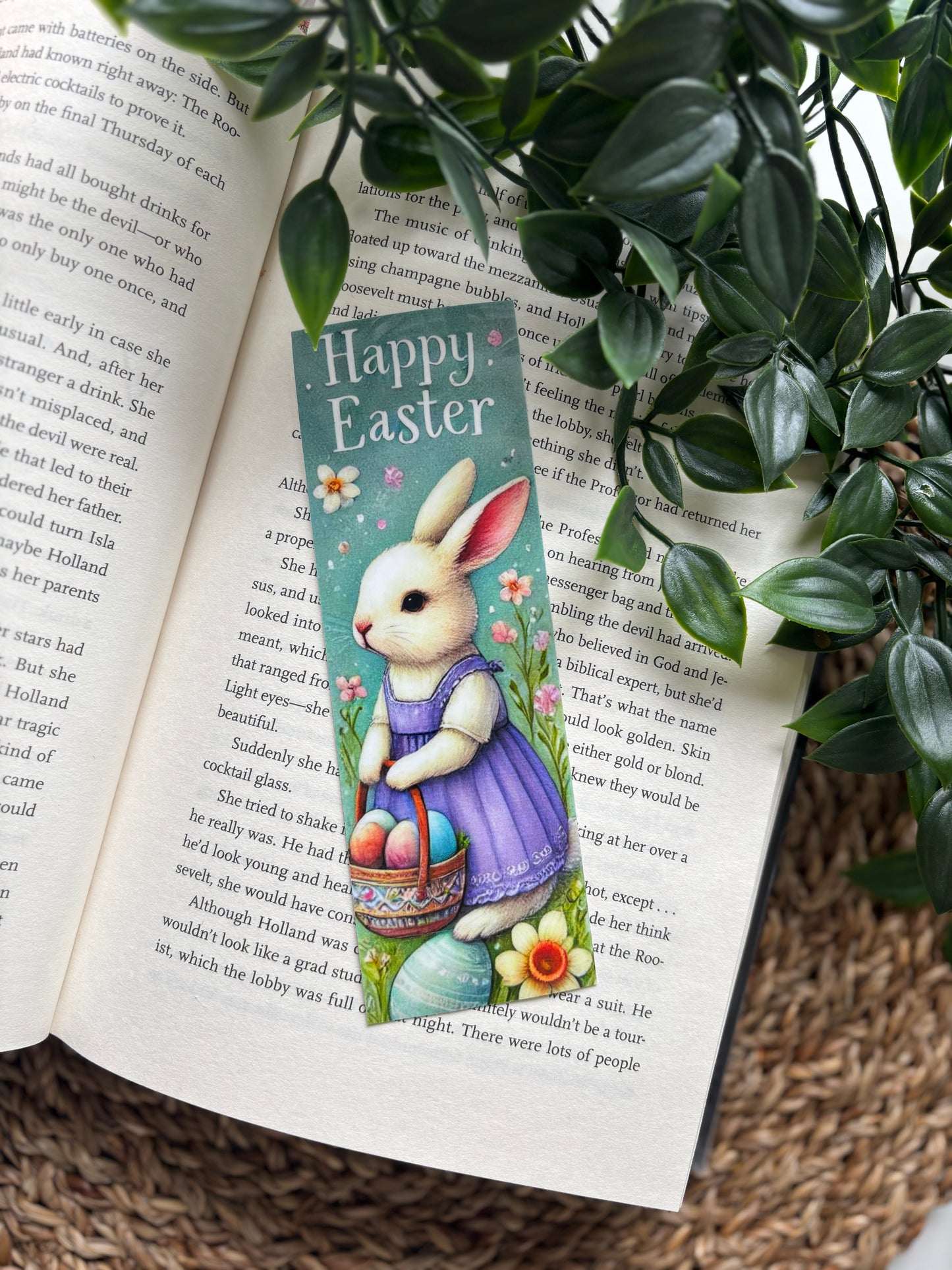 Happy Easter, purple dress bokmerke (Limited Edition)
