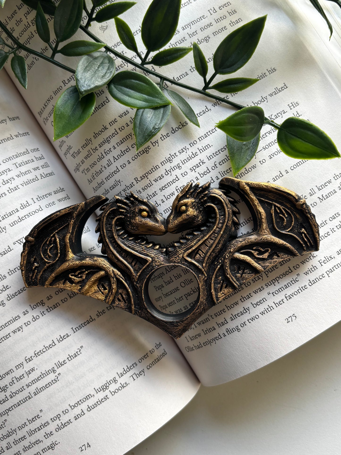 Dragon Embrace Sideholder / Thumb Page Holder