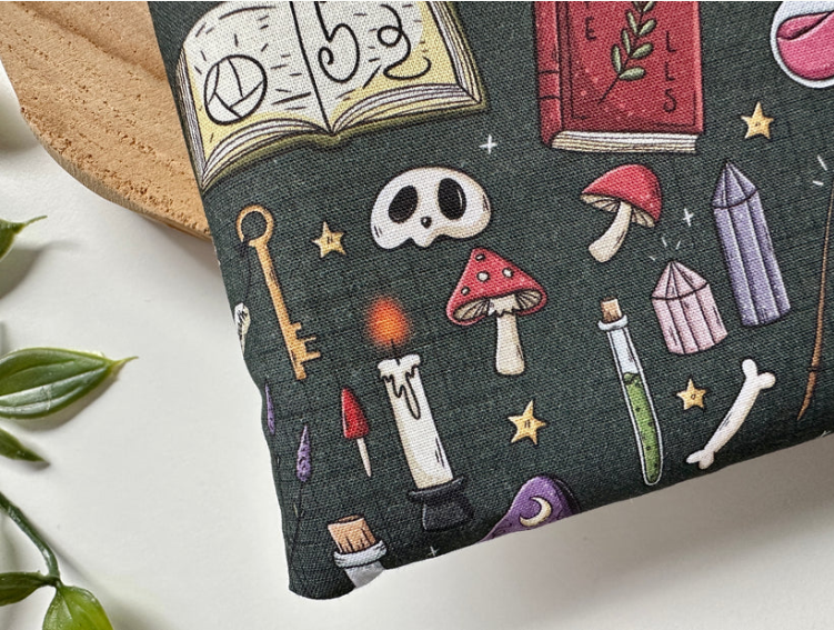 Witches Booksleeve (LIMITED EDITION)
