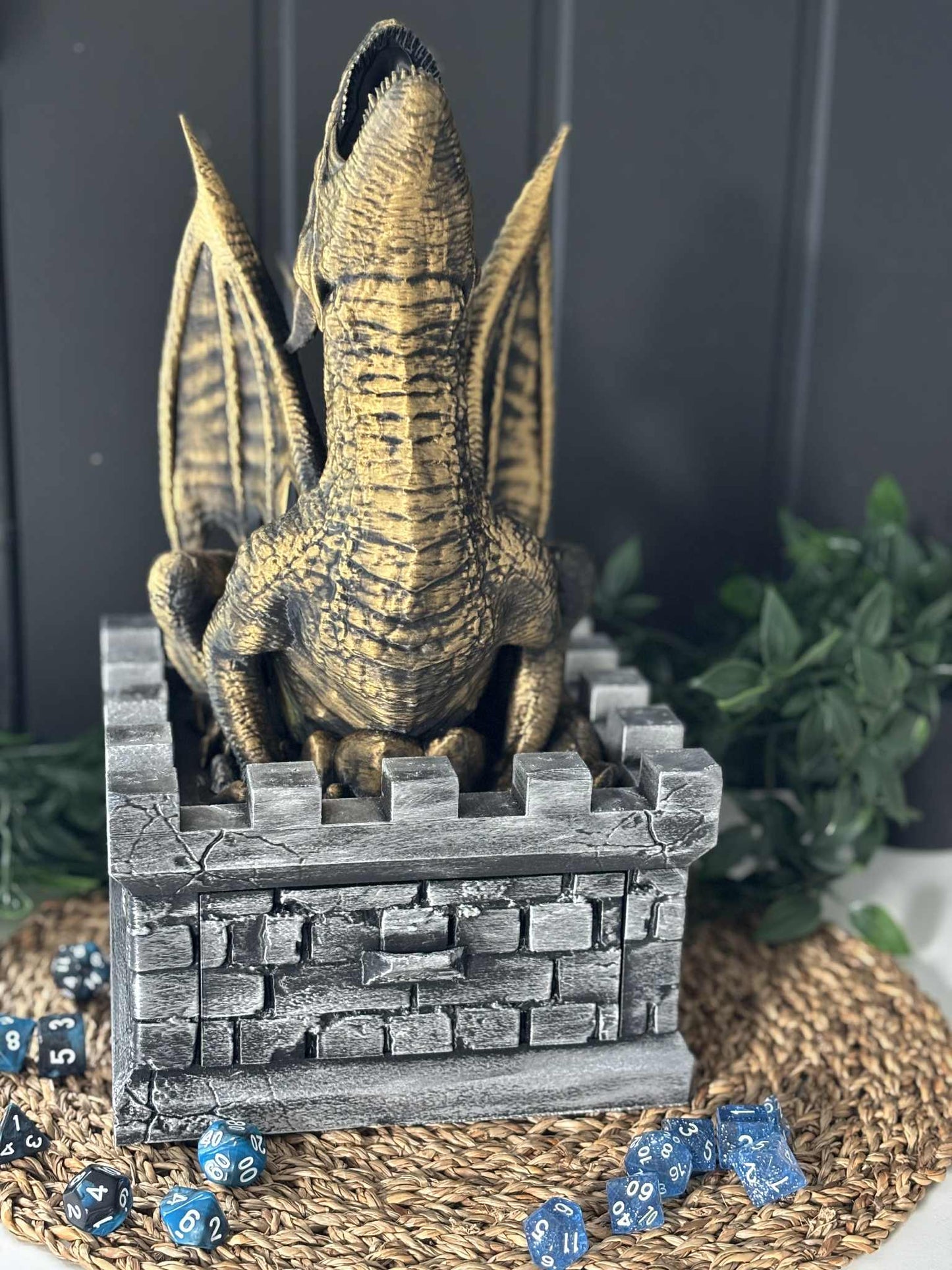 Dragon Vault – Dice Tower & Oppbevaringsboks