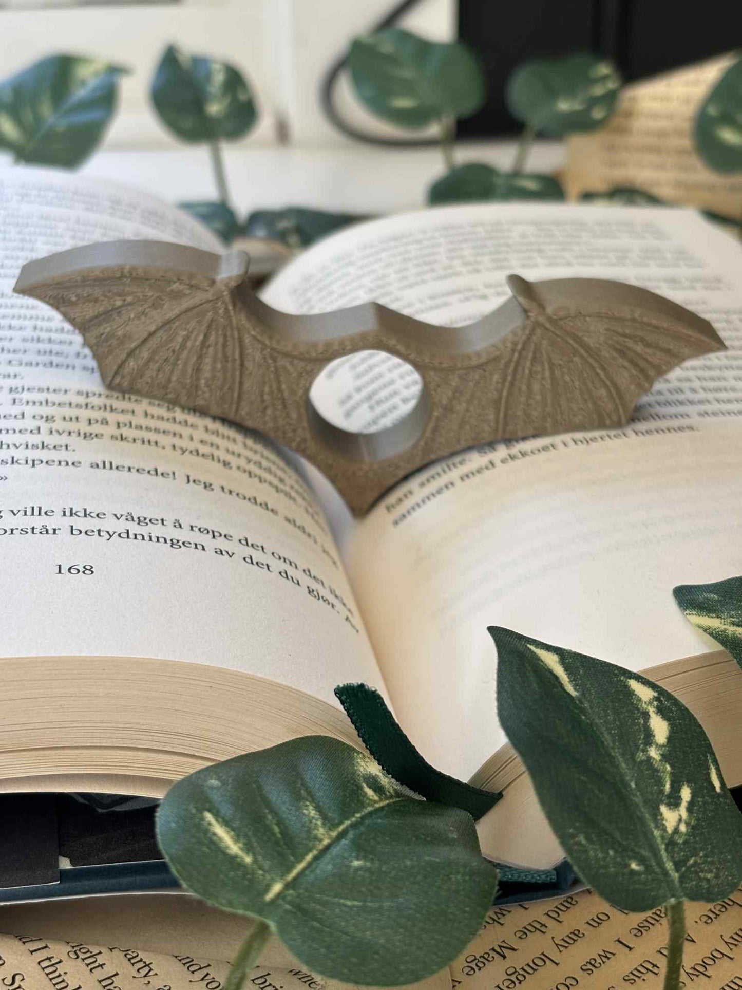 Thumb Page Holder / Sideholder - Batwing