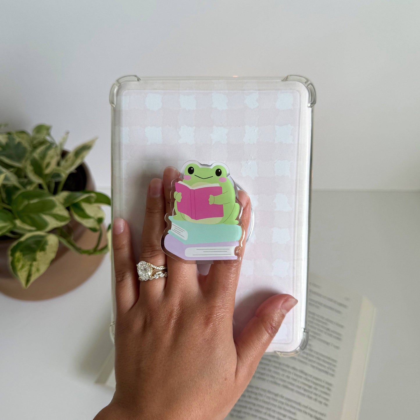 Reading Frog Kindle Grip
