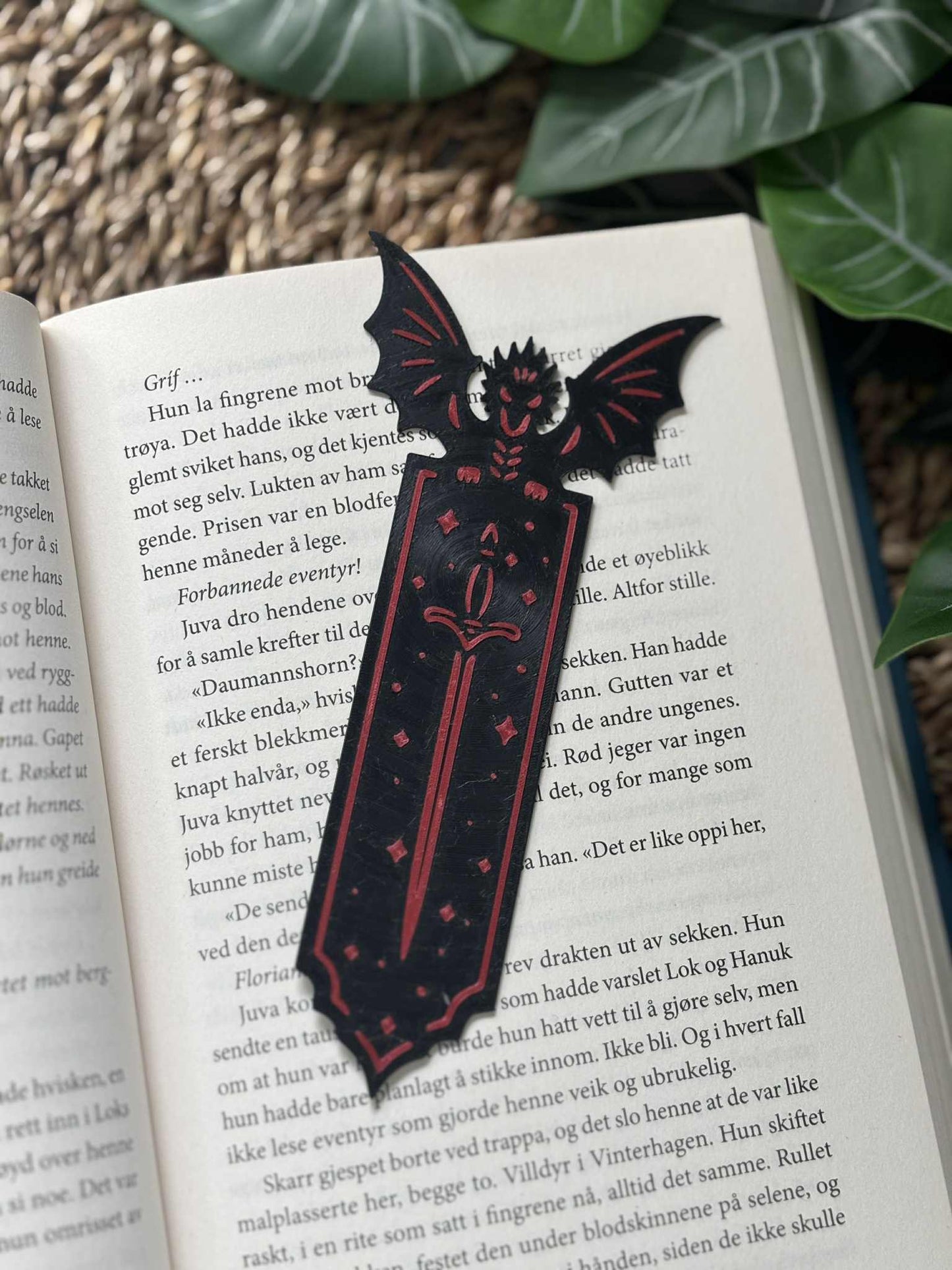 Red Sword Dragon Bokmerke