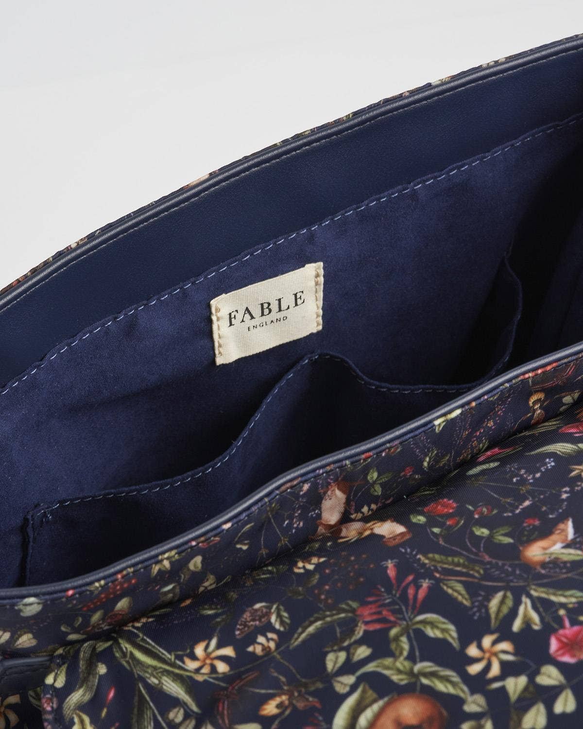Wolf Garden Large Navy Ryggsekk