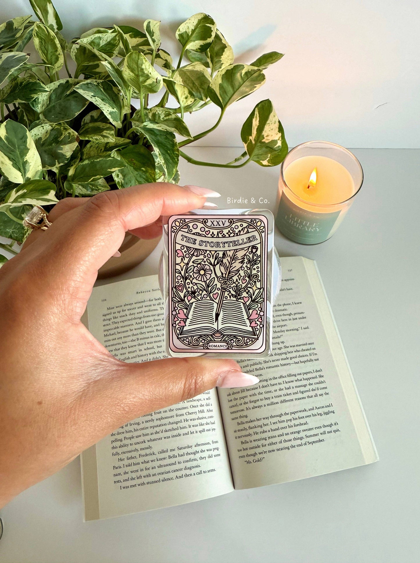 Storyteller Kindle Grip