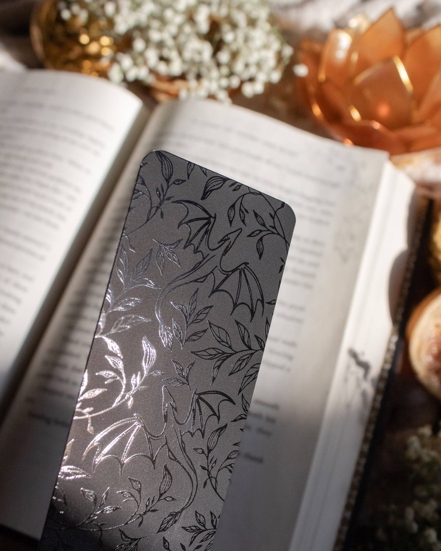 Black on Black Floral Dragons Foil Bokmerke
